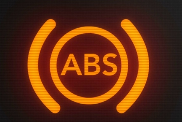 ترمز ABS چه فرقی با ترمز معمولی دارد؟!